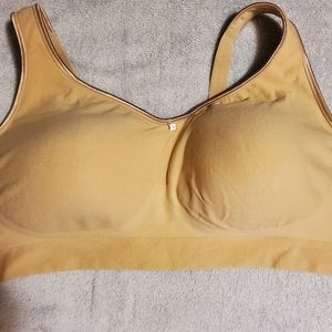 2 BREEZIES WIRELESS BRAS